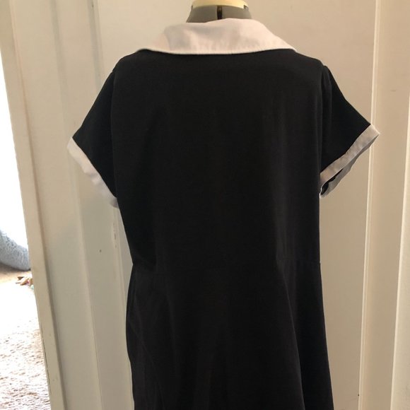 Plus Size Halloween Costume Wednesday Addams 2X - Picture 3 of 3